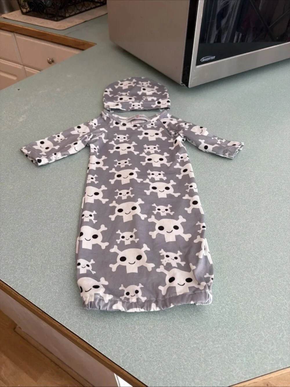 Adorable Sweetness Baby Gown & Hat Set - Playful Skull & Crossbones - Size 0-3M